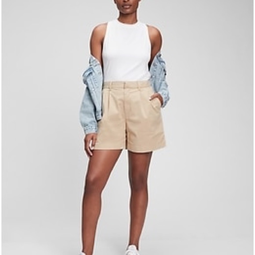 Gap pleated high rise khaki shorts